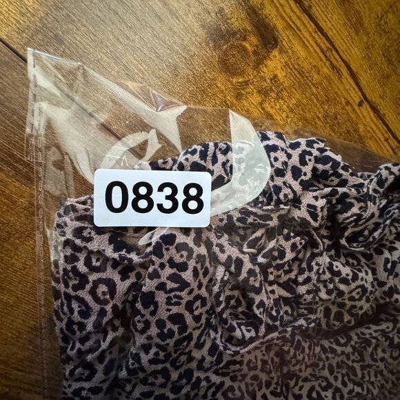 2/$18 SALE! American Eagle Cheetah Romper Womens S‎ Flowy Spaghetti Strap Shorts - Picture 7 of 7